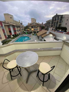 Apartamento em Ingleses Norte a 50m da praia.
